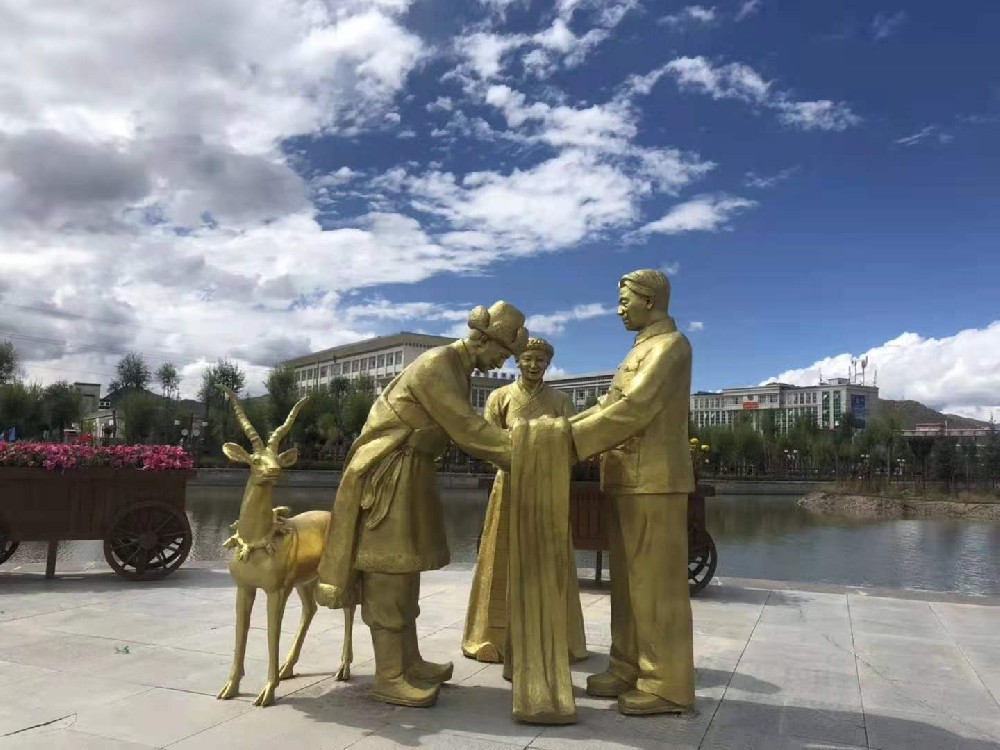 日喀则市上海援藏铜像